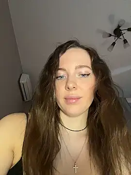 Snapshot of -SweetDi- chatting on February 2026 09:44:02 PM -SweetDi- online show from February 2026 09:44:02 PM