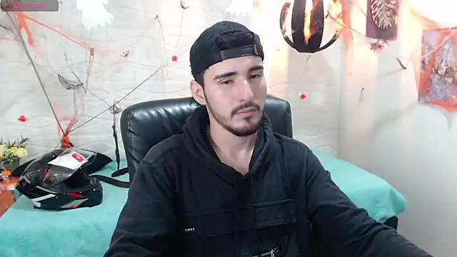 Snapshot of DmitriSanders chatting on December 2024 12:08:01 AM DmitriSanders online show from December 2024 12:08:01 AM