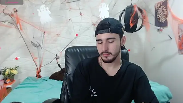 Snapshot of DmitriSanders chatting on December 2024 10:41:01 PM DmitriSanders online show from December 2024 10:41:01 PM