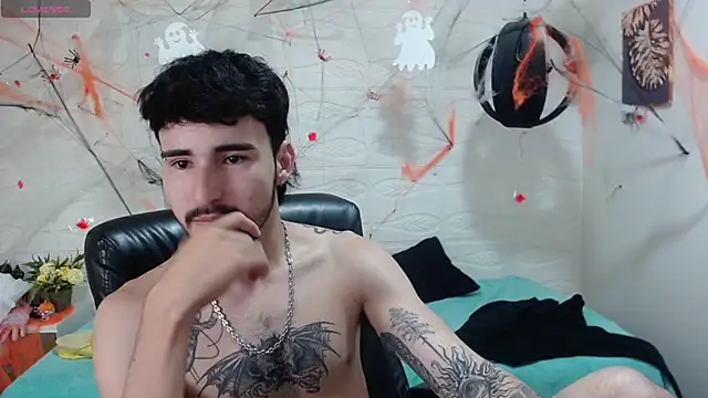 Snapshot of DmitriSanders chatting on December 2024 12:45:02 AM DmitriSanders online show from December 2024 12:45:02 AM