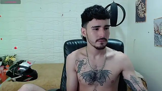 Snapshot of DmitriSanders chatting on December 2024 11:43:02 PM DmitriSanders online show from December 2024 11:43:02 PM