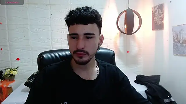 Snapshot of DmitriSanders chatting on December 2024 09:15:01 PM DmitriSanders online show from December 2024 09:15:01 PM