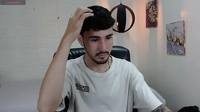 Snapshot of DmitriSanders chatting on December 2024 12:36:02 AM DmitriSanders online show from December 2024 12:36:02 AM