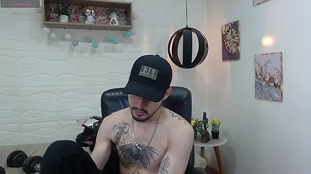 Snapshot of DmitriSanders chatting on January 2025 02:50:02 AM DmitriSanders online show from January 2025 02:50:02 AM