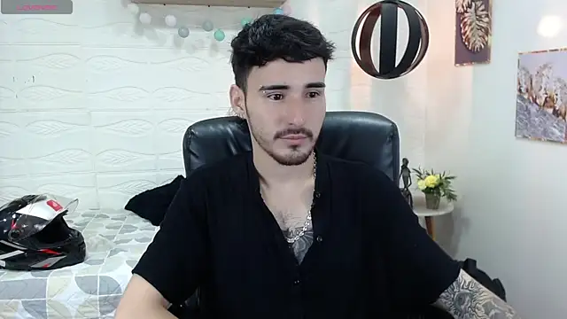 Snapshot of DmitriSanders chatting on February 2025 08:34:02 PM DmitriSanders online show from February 2025 08:34:02 PM