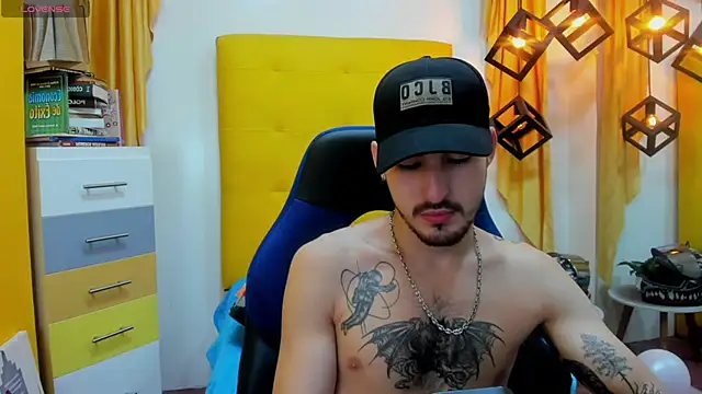 Snapshot of DmitriSanders chatting on February 2025 12:54:02 PM DmitriSanders online show from February 2025 12:54:02 PM