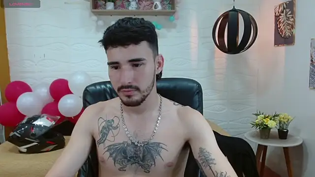 Snapshot of DmitriSanders chatting on March 2025 09:00:02 PM DmitriSanders online show from March 2025 09:00:02 PM