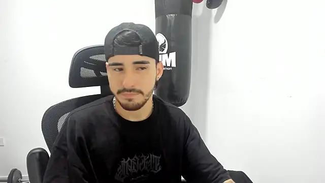 Snapshot of DmitriSanders chatting on September 2025 10:31:02 PM DmitriSanders online show from September 2025 10:31:02 PM