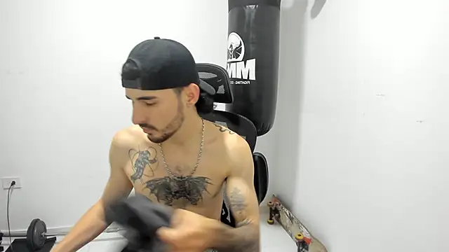 Snapshot of DmitriSanders chatting on September 2025 08:09:01 PM DmitriSanders online show from September 2025 08:09:01 PM