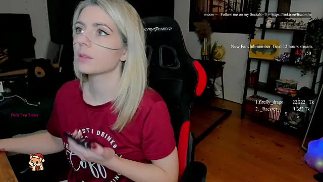 Lisaonthemoon online show from December 2025 09:21:02 PM