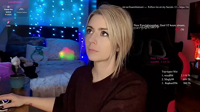 Snapshot of Lisaonthemoon chatting on May 2026 01:39:02 PM Lisaonthemoon online show from May 2026 01:39:02 PM
