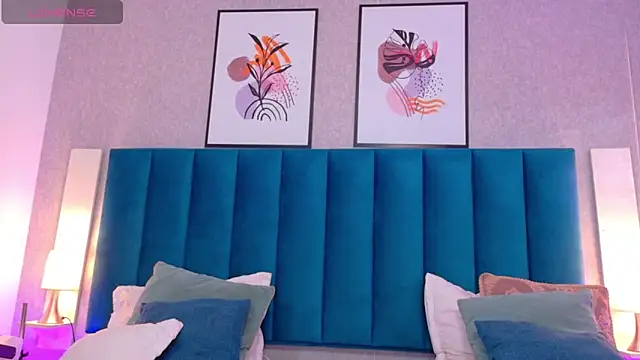 CheneellLorens online show from October 2025 03:45:01 PM