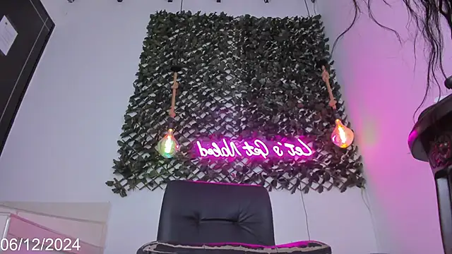 Snapshot of Brianna_Stars chatting on December 2024 08:27:01 PM Brianna Stars online show from December 2024 08:27:01 PM