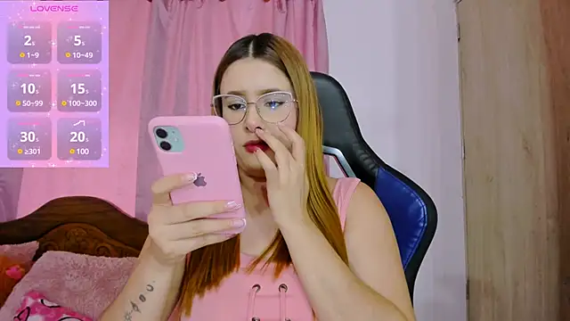 ParisShayk online show from February 2025 06:17:01 PM