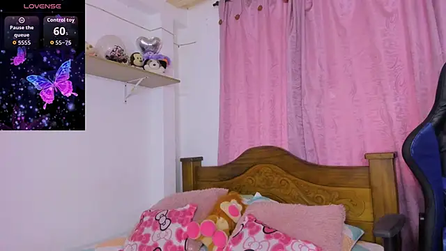 ParisShayk online show from October 2025 06:04:01 PM