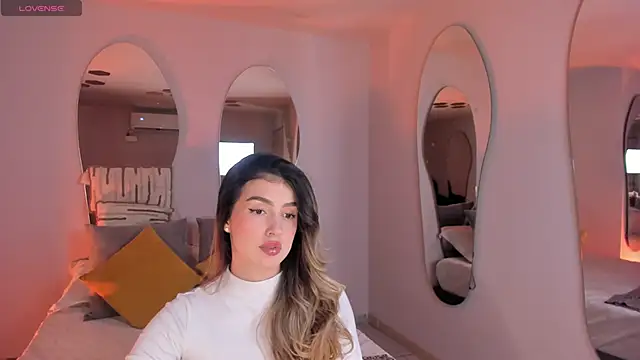 PaulinaSantos  online show from September 2025 07:03:01 PM