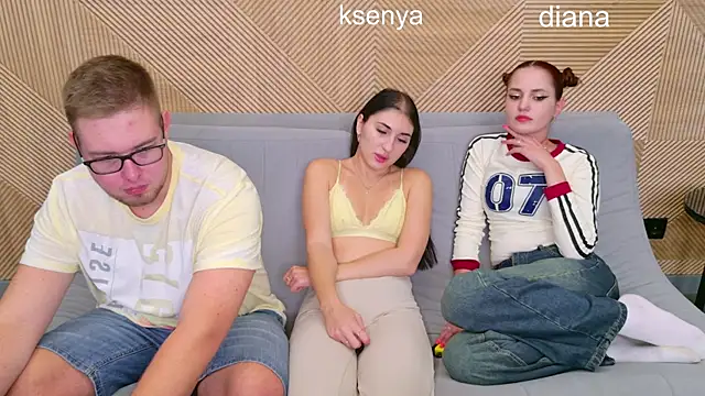 Snapshot of Ksenny chatting on September 2025 12:27:02 PM Ksenny online show from September 2025 12:27:02 PM