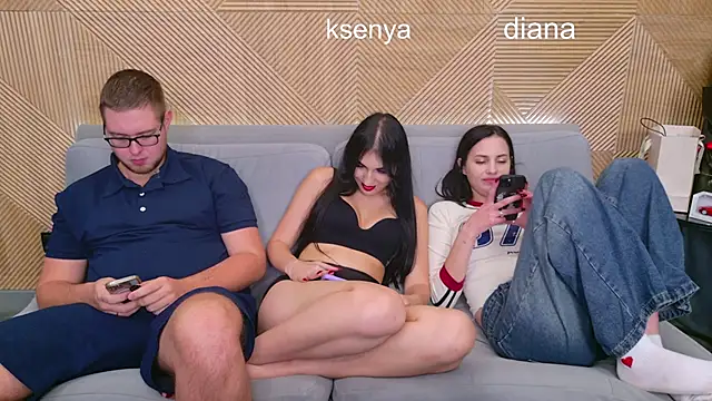 Ksenny online show from November 2025 04:52:01 PM