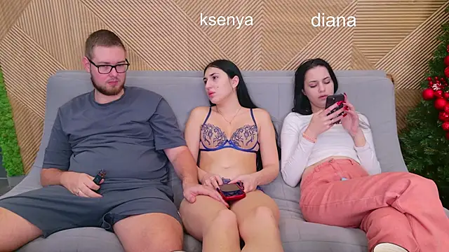 Ksenny online show from December 2025 03:55:01 AM