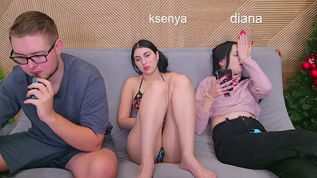 Ksenny online show from December 2025 04:29:02 AM