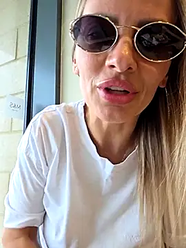 SweetMonicaUK online show from October 2025 11:28:02 AM