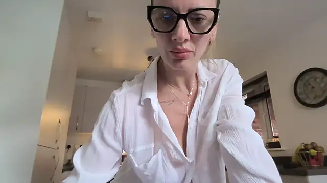 SweetMonicaUK online show from October 2025 08:58:02 AM