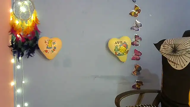 Snapshot of Black_cat_cutie chatting on December 2024 03:45:02 AM Black cat cutie online show from December 2024 03:45:02 AM