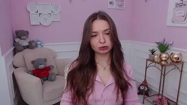 LucySkilar online show from September 2025 04:23:01 AM