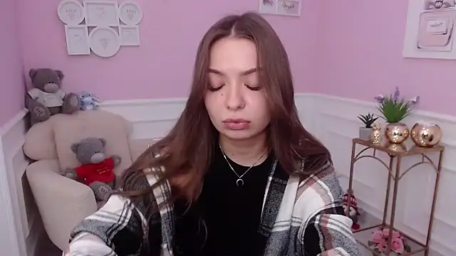 LucySkilar online show from September 2025 05:17:02 AM