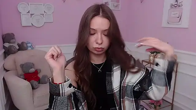 LucySkilar online show from October 2025 05:22:02 AM