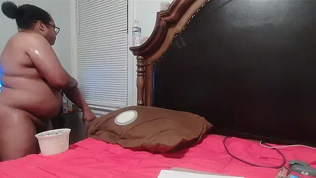 ebonyred online show from November 2025 02:00:01 AM