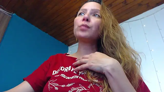 camila delarosa online show from December 2024 01:01:02 PM