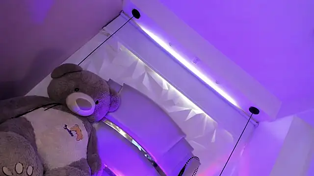 Dalila Thoms online show from January 2025 01:32:01 PM