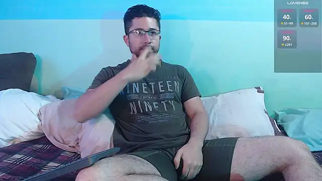 Snapshot of teddy_foster chatting on January 2025 12:56:01 PM teddy foster online show from January 2025 12:56:01 PM