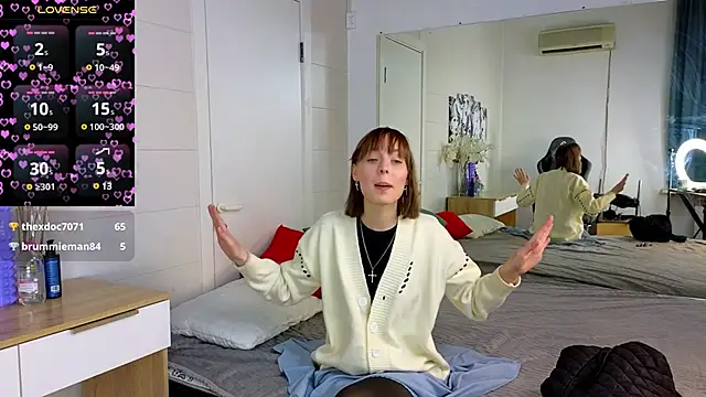 Crayzy Luv online show from December 2024 01:38:02 PM