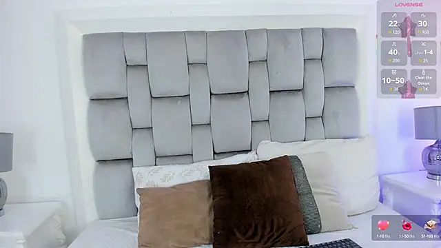 Valerith Vega  online show from September 2025 12:09:02 PM