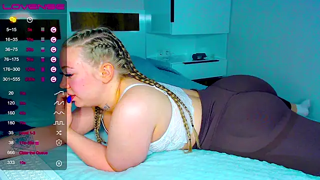 kitti kaattt online show from October 2025 04:13:02 AM