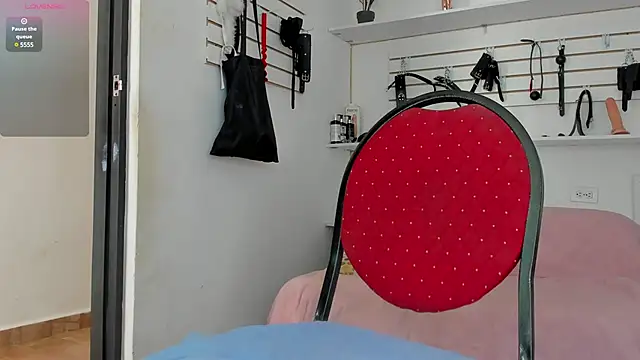 Snapshot of Alejandra_Dunn chatting on February 2025 12:55:01 PM Alejandra Dunn online show from February 2025 12:55:01 PM