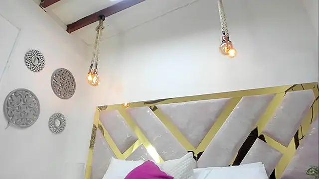 Oriana Guzman online show from January 2025 06:38:01 PM