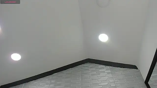 Oriana Guzman online show from March 2025 05:50:02 PM