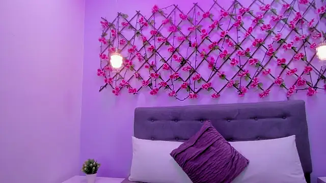 Oriana Guzman online show from March 2025 12:30:02 PM