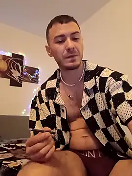 Snapshot of BenDover313OF chatting on December 2024 09:31:01 PM BenDover313OF online show from December 2024 09:31:01 PM