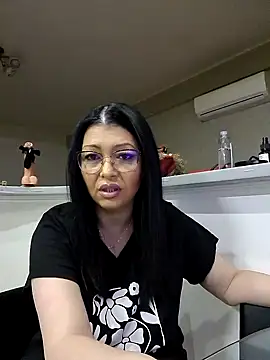 Milf Abigail online show from February 2025 01:20:02 AM