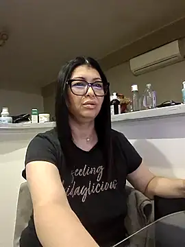 Milf Abigail online show from October 2025 01:03:02 AM