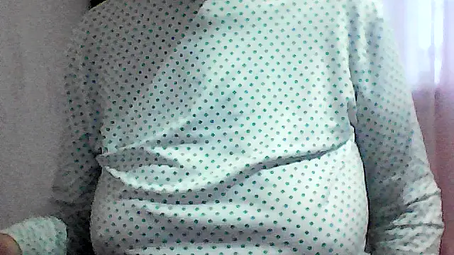 Snapshot of AnaXBerry chatting on November 2025 06:57:02 AM AnaXBerry online show from November 2025 06:57:02 AM