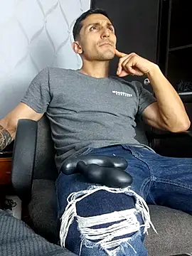 Marck Muscle online show from March 2025 01:08:02 AM