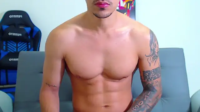 Snapshot of Tristan-bm chatting on January 2025 02:57:01 PM Tristan-bm online show from January 2025 02:57:01 PM