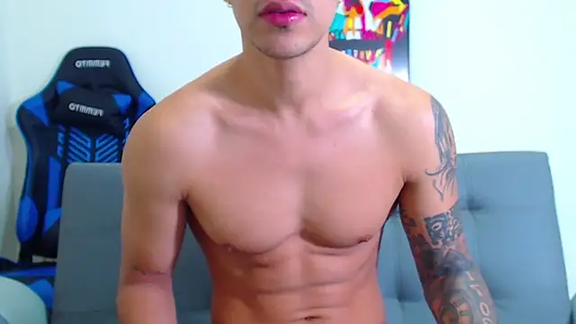 Snapshot of Tristan-bm chatting on January 2025 02:21:01 PM Tristan-bm online show from January 2025 02:21:01 PM