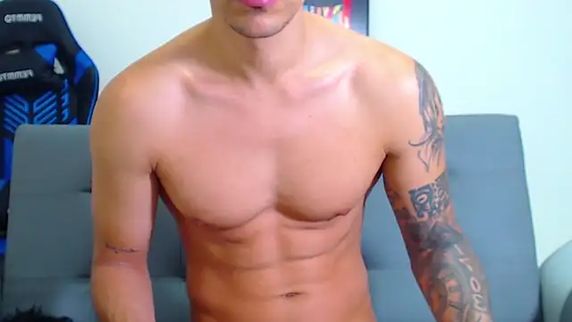 Snapshot of Tristan-bm chatting on January 2025 02:17:02 PM Tristan-bm online show from January 2025 02:17:02 PM