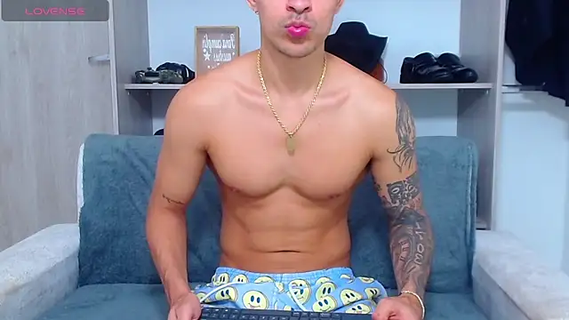 Snapshot of Tristan-bm chatting on September 2025 01:02:02 PM Tristan-bm online show from September 2025 01:02:02 PM